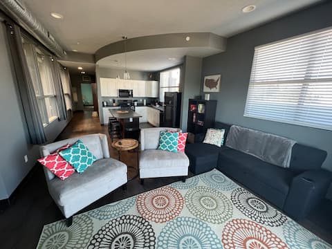 Loft above Paddle Bar w/ Lake & Harbor Views