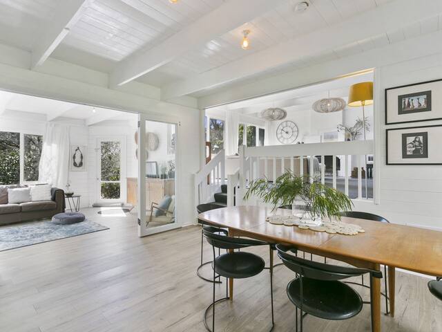 Tree House In Mount Martha gallery image 5