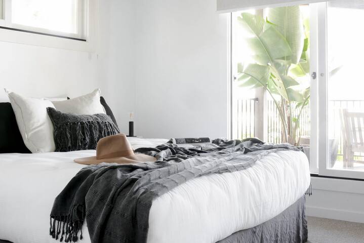 Sway – stunning 5 BR beach house with pool gallery image 5