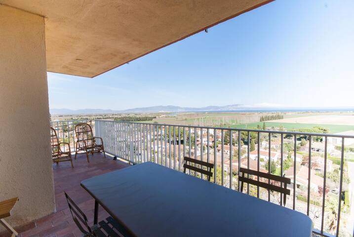 Apt TCanigo9B – Wifi, views, parking. gallery image 2