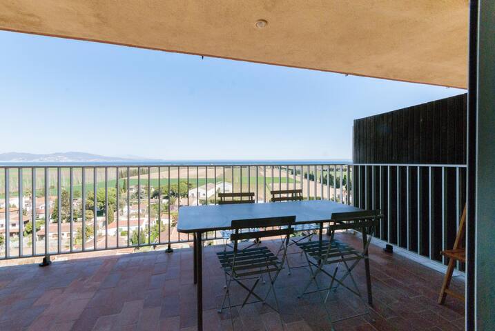 Apt TCanigo9B – Wifi, views, parking.