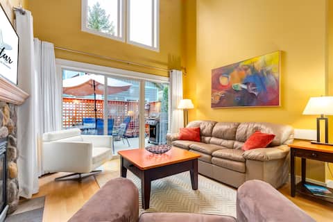 Successful Airbnb property: Pool & Hot-tub right across the lane! in Nanaimo