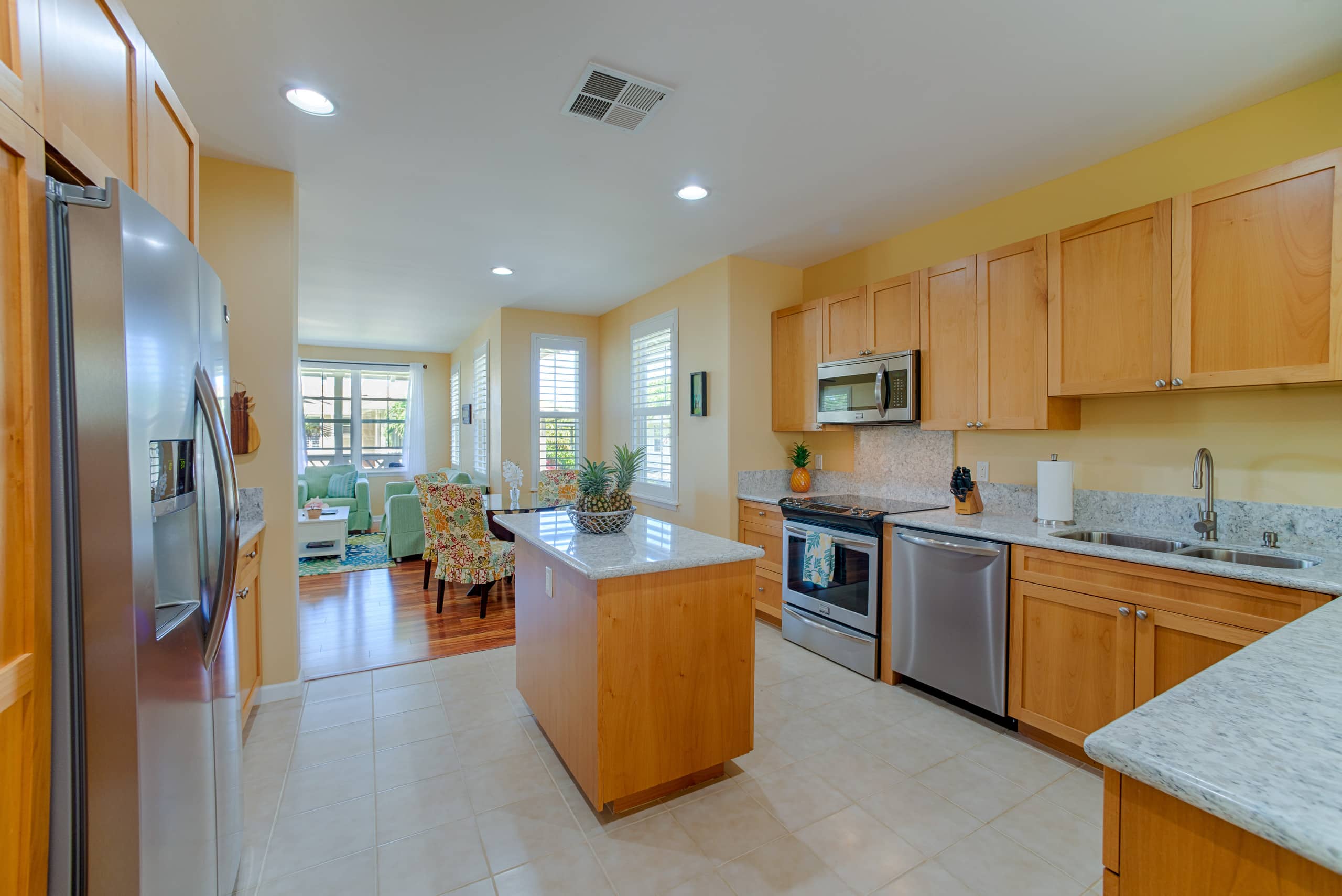 Condo in Princeville · ★4.86 · 2 bedrooms · 4 beds · 3 shared baths - Image 11