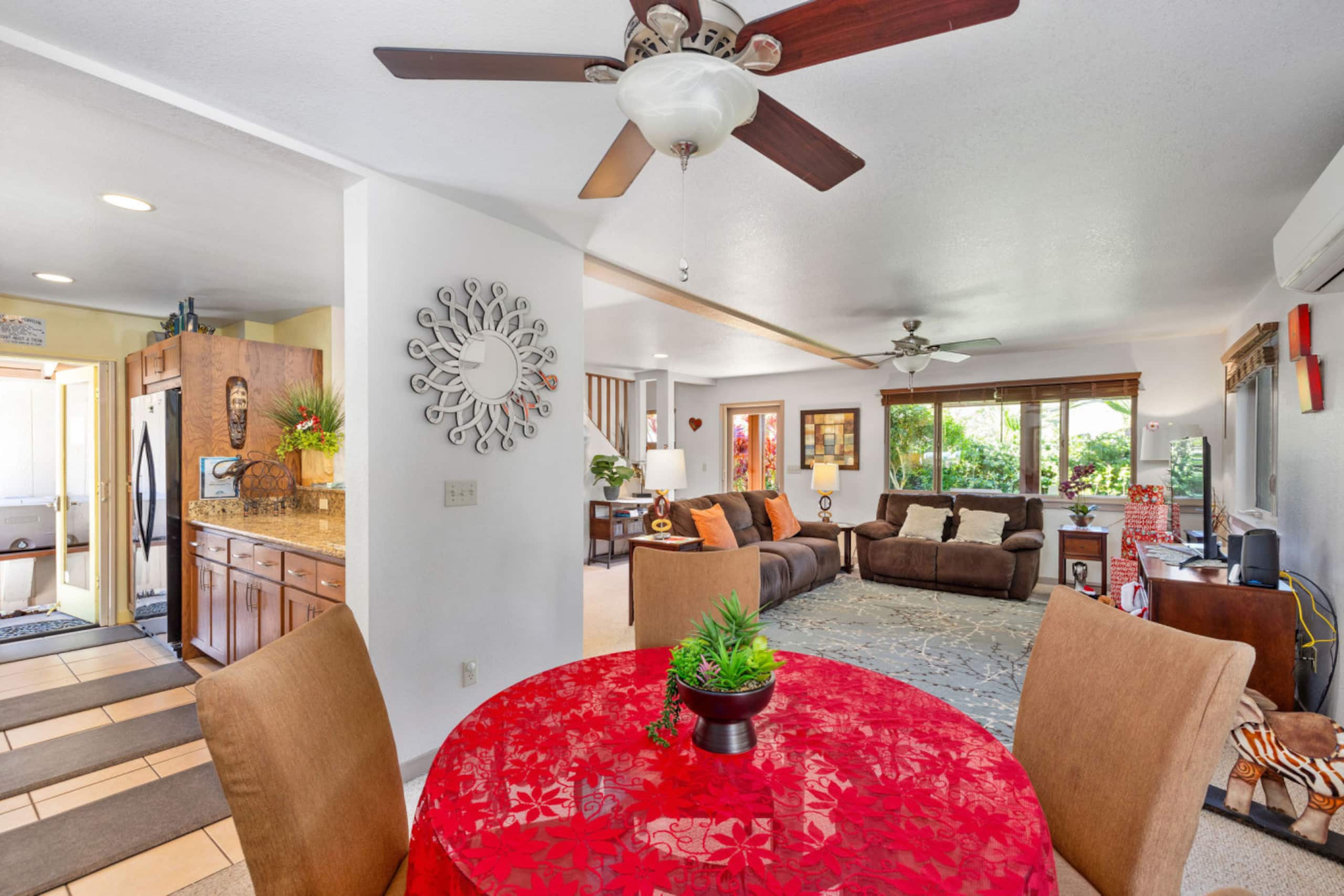 Home in Kailua-Kona · ★4.84 · 3 bedrooms · 3 beds · 2.5 baths - Image 7