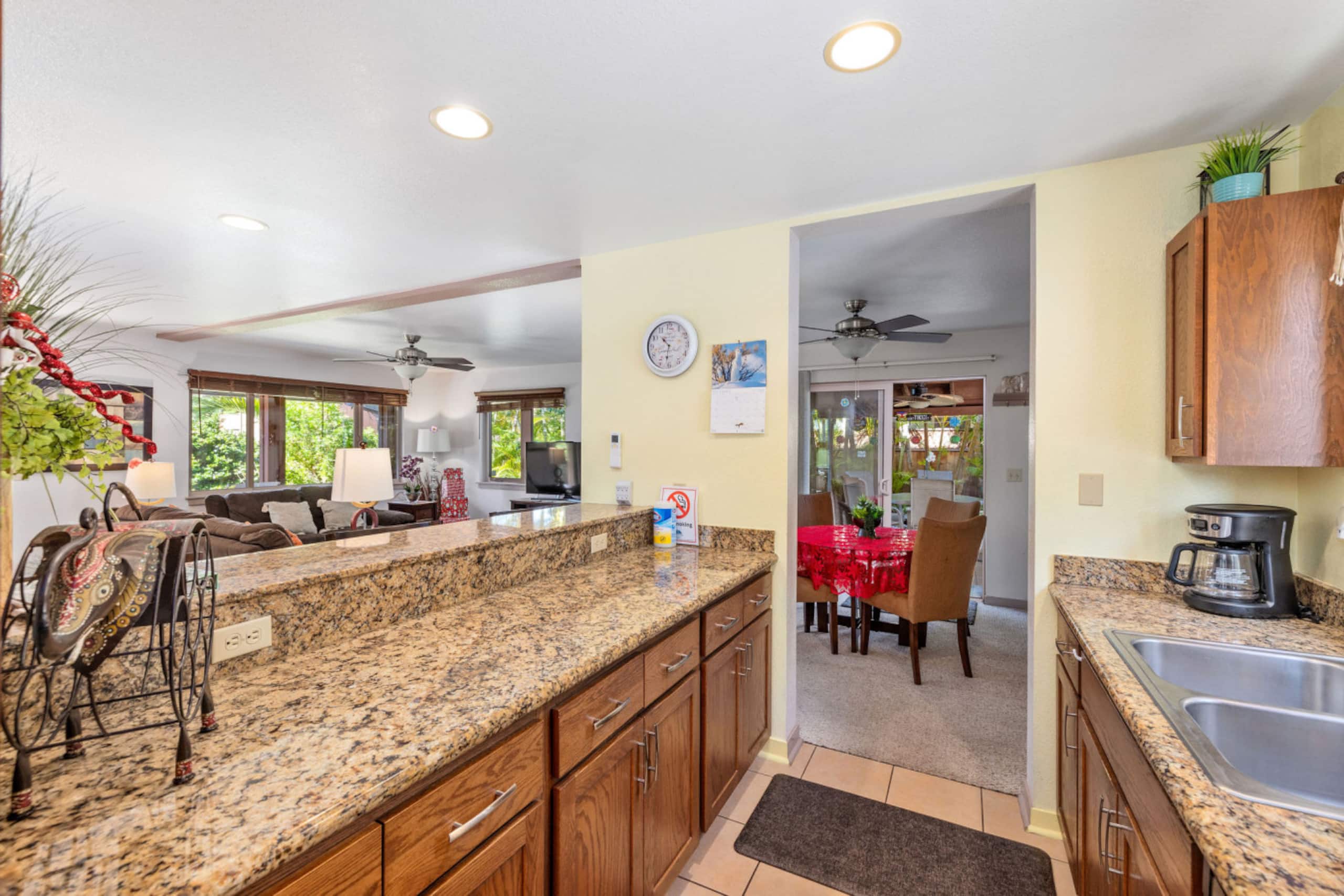 Home in Kailua-Kona · ★4.84 · 3 bedrooms · 3 beds · 2.5 baths - Image 5