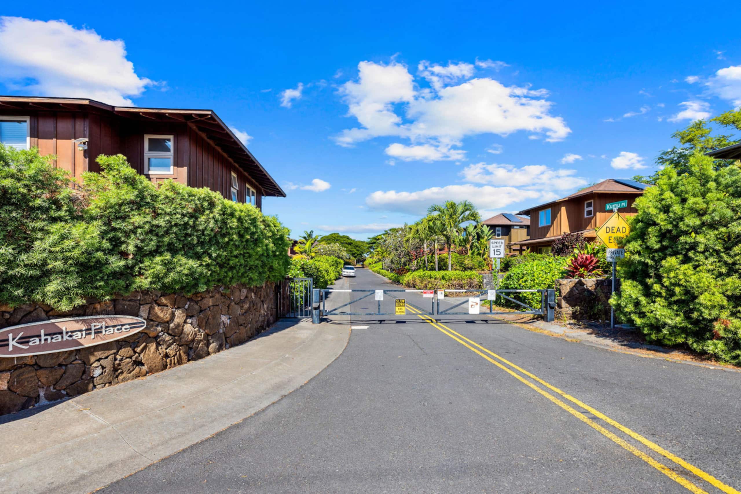 Home in Kailua-Kona · ★4.84 · 3 bedrooms · 3 beds · 2.5 baths - Image 25