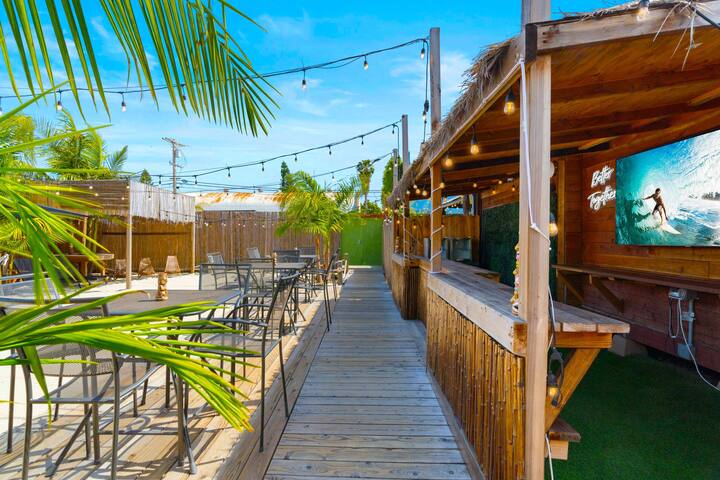 12BR Historic Church Retreat + Event Deck for 90 gallery image 4