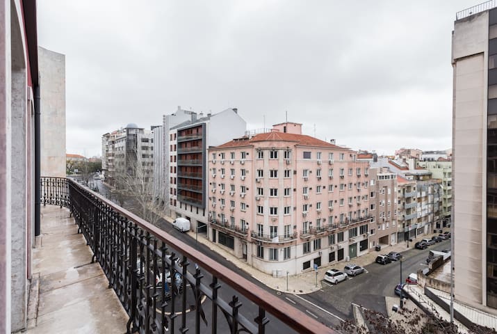 TravelingToLisbon managed Airbnb listing 1