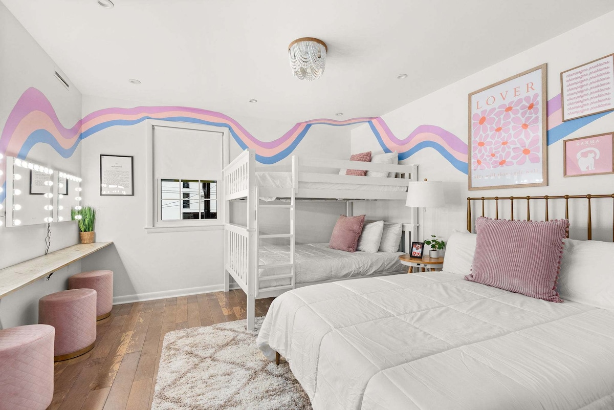 「情人」卧室配备3张记忆泡沫标准双人床
