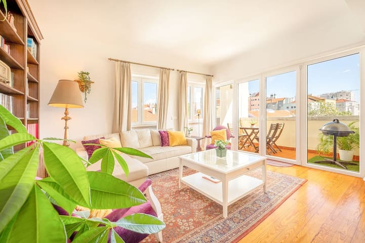 •« Come Home to Calm in Lisbon’s Center »•