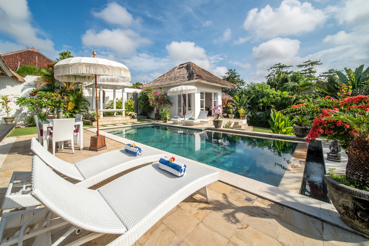 Villa in Uluwatu · ★4.7 · 3 bedrooms · 4 beds · 3 private baths，Airbnb 可比房源