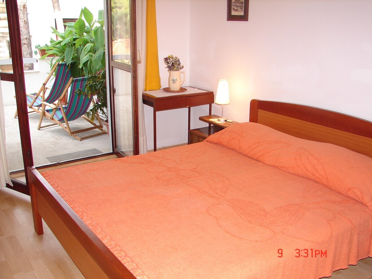 ห้องนอน 1 พื้นที่: 12 ตร.ม.