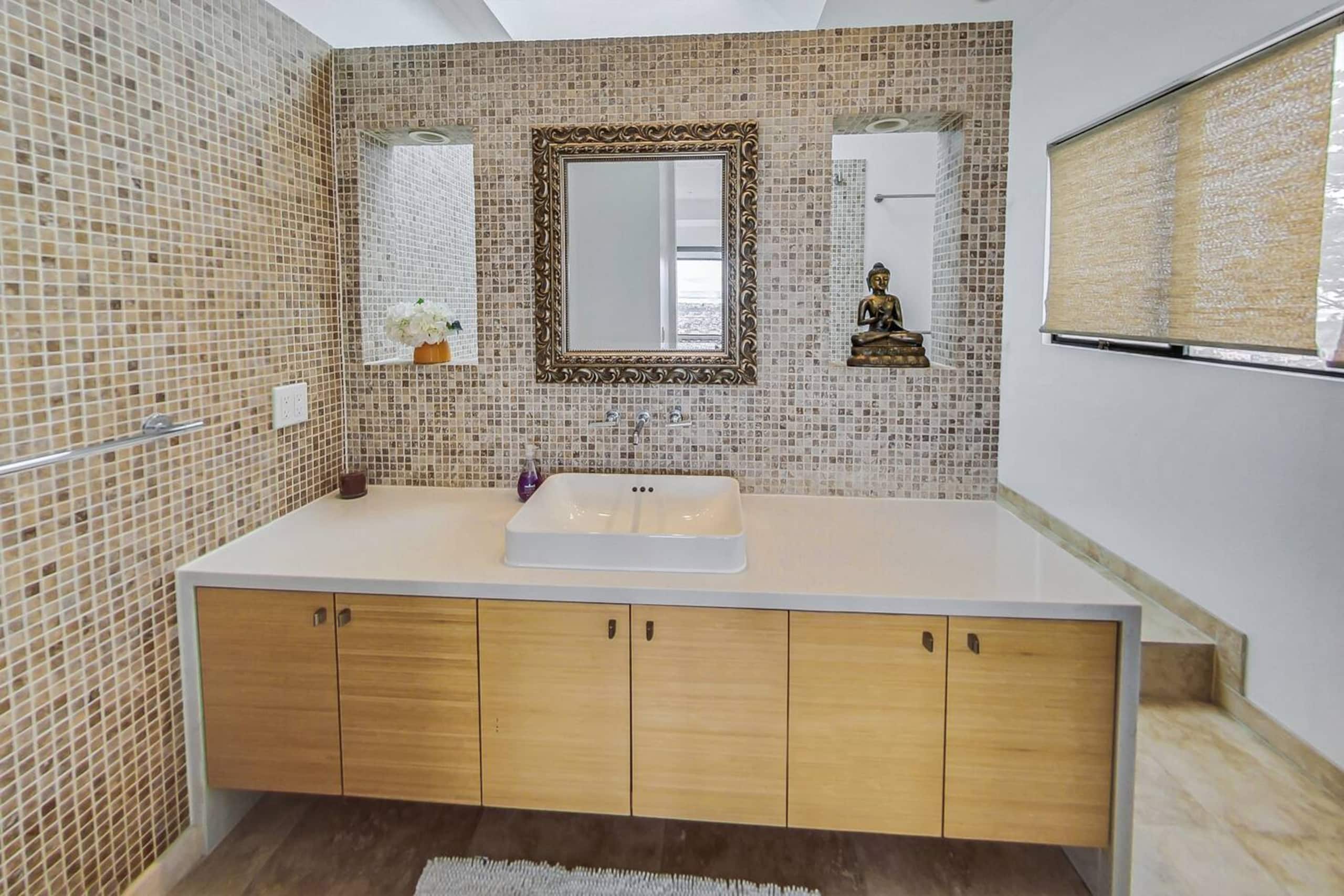 Home in San Francisco · ★4.88 · 3 bedrooms · 3 beds · 2.5 baths - Image 31