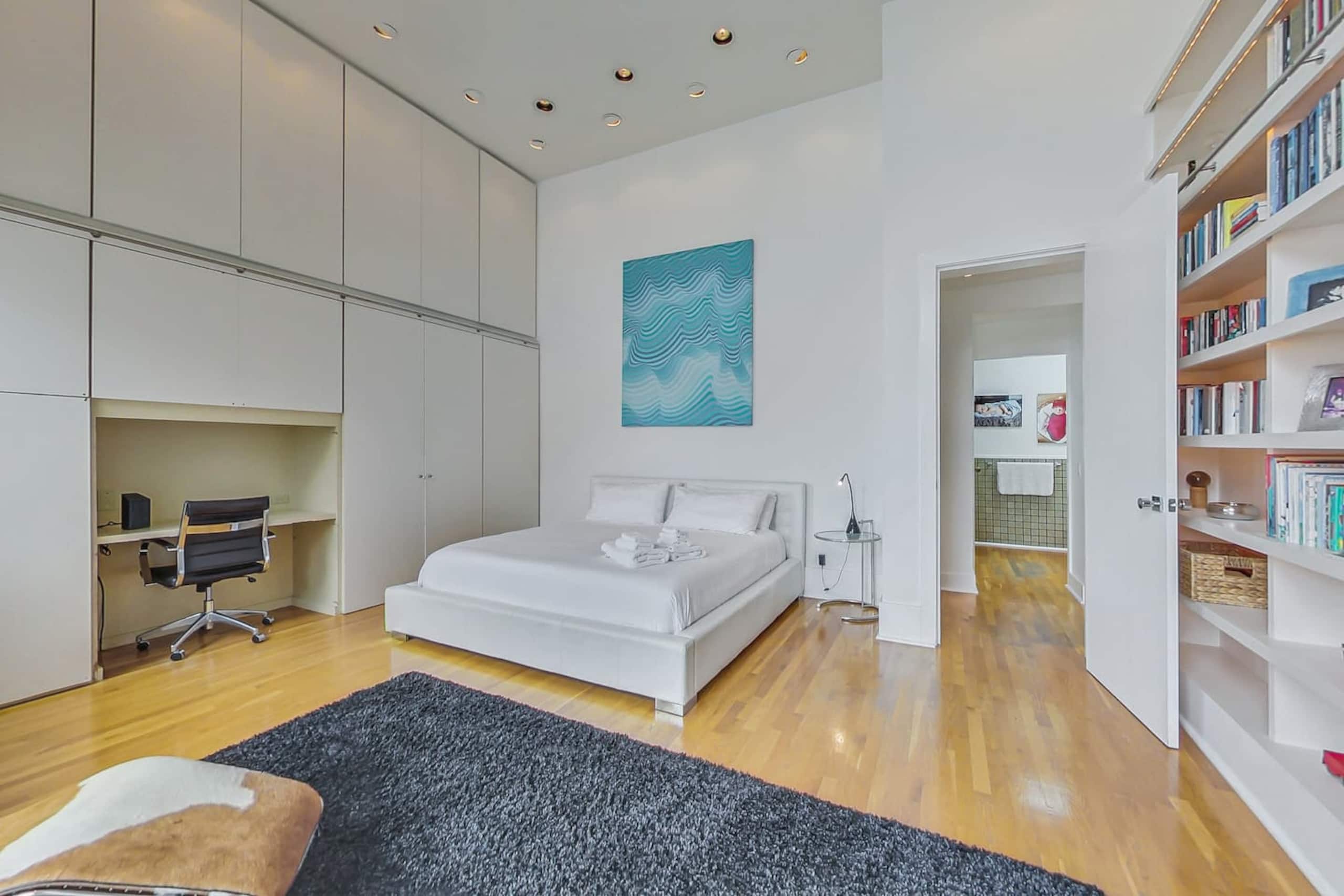 Home in San Francisco · ★4.88 · 3 bedrooms · 3 beds · 2.5 baths - Image 35
