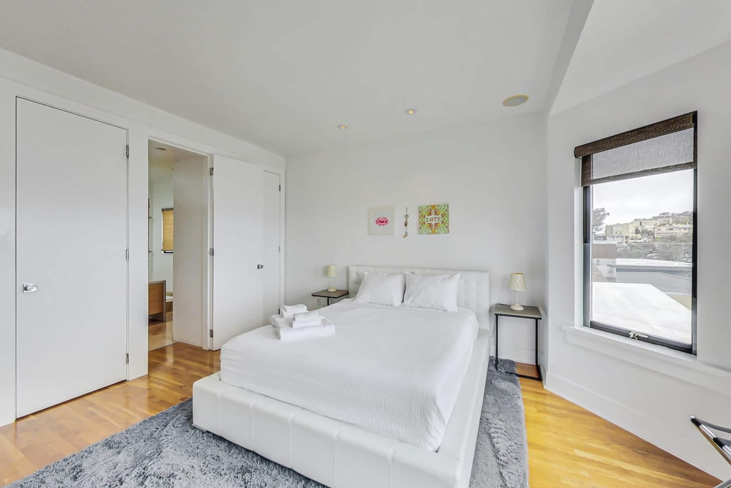 Home in San Francisco · ★4.88 · 3 bedrooms · 3 beds · 2.5 baths - Image 28