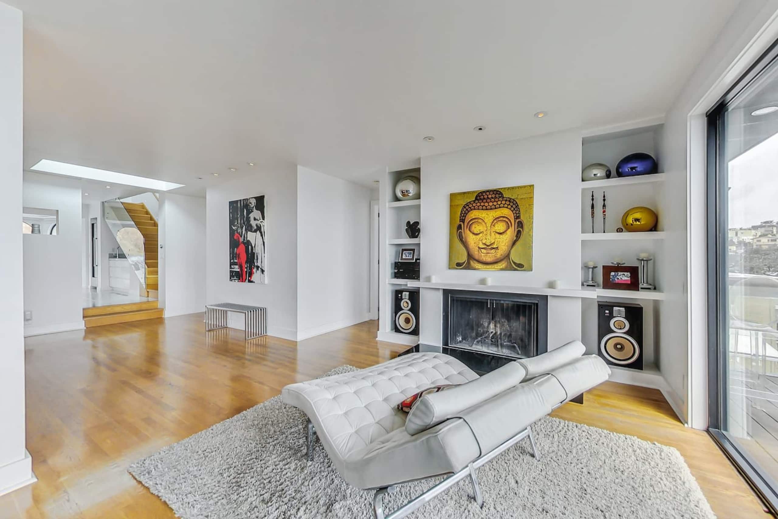 Home in San Francisco · ★4.88 · 3 bedrooms · 3 beds · 2.5 baths - Image 15