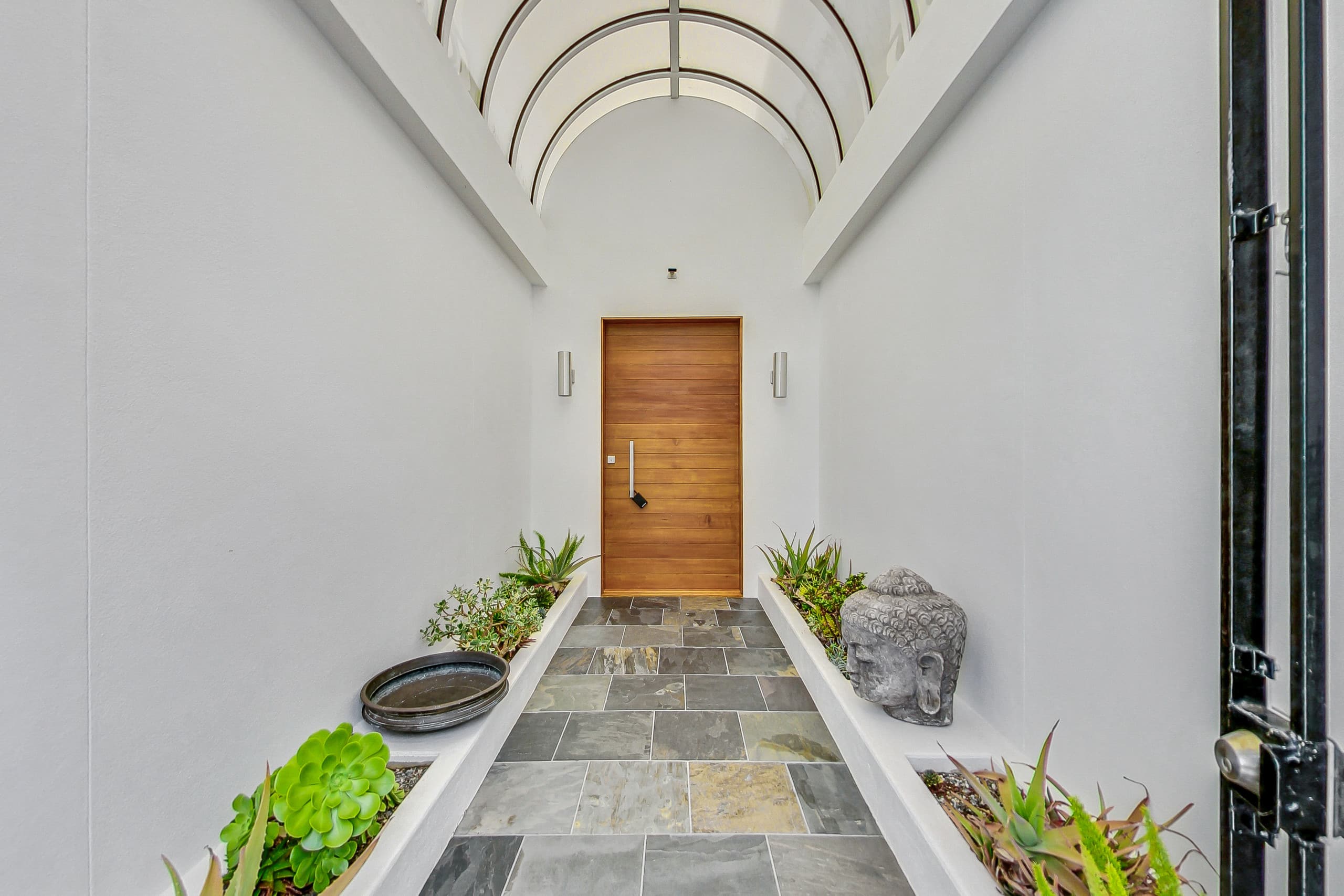 Home in San Francisco · ★4.88 · 3 bedrooms · 3 beds · 2.5 baths - Image 10