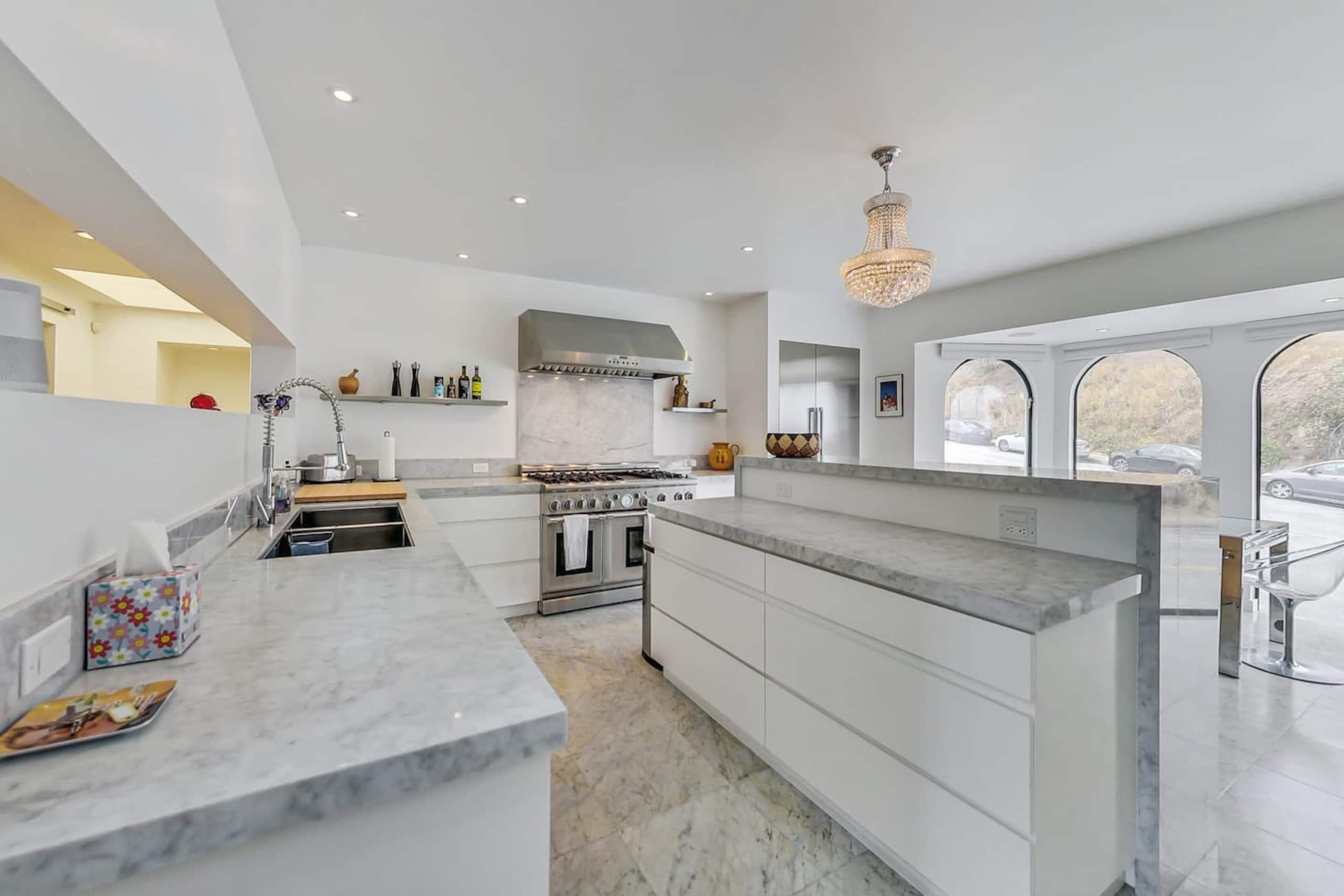 Home in San Francisco · ★4.88 · 3 bedrooms · 3 beds · 2.5 baths - Image 22