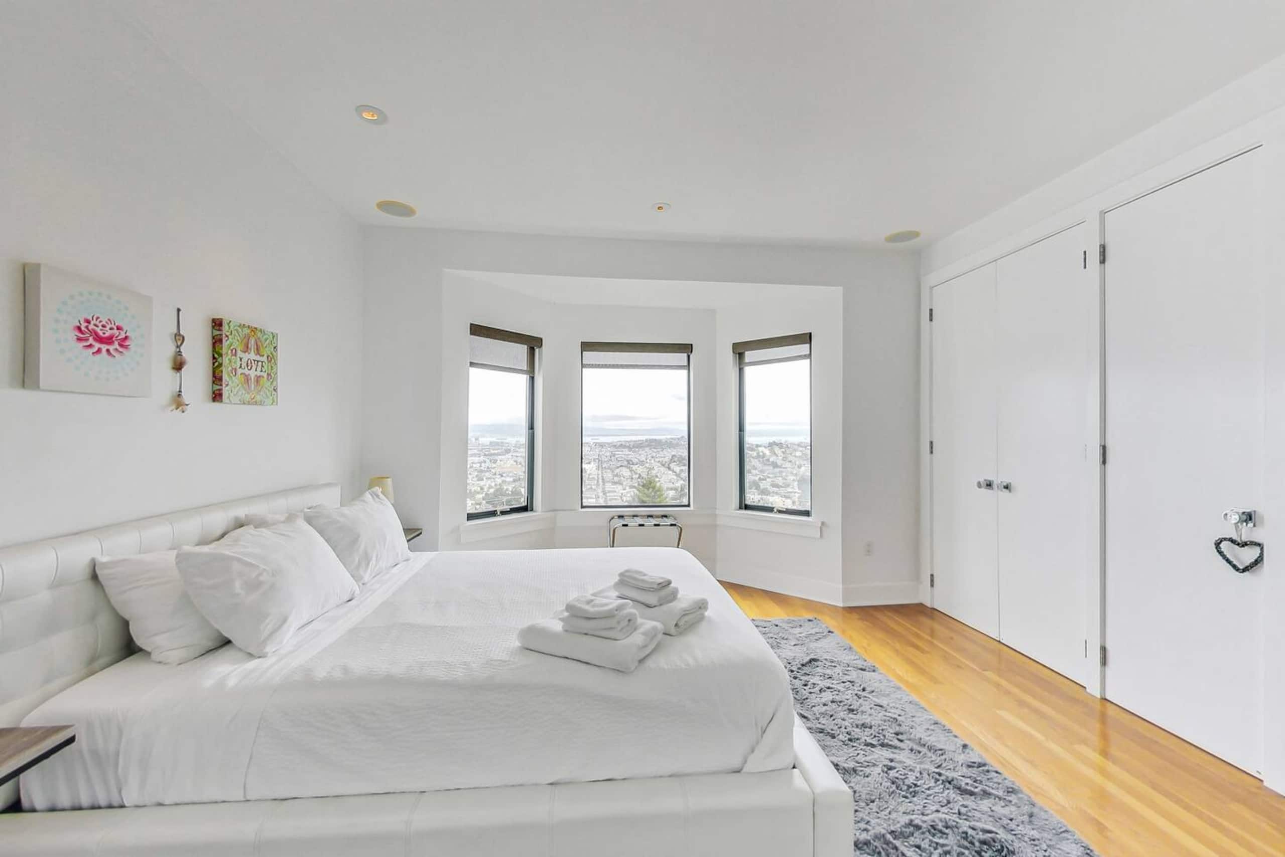 Home in San Francisco · ★4.88 · 3 bedrooms · 3 beds · 2.5 baths - Image 29