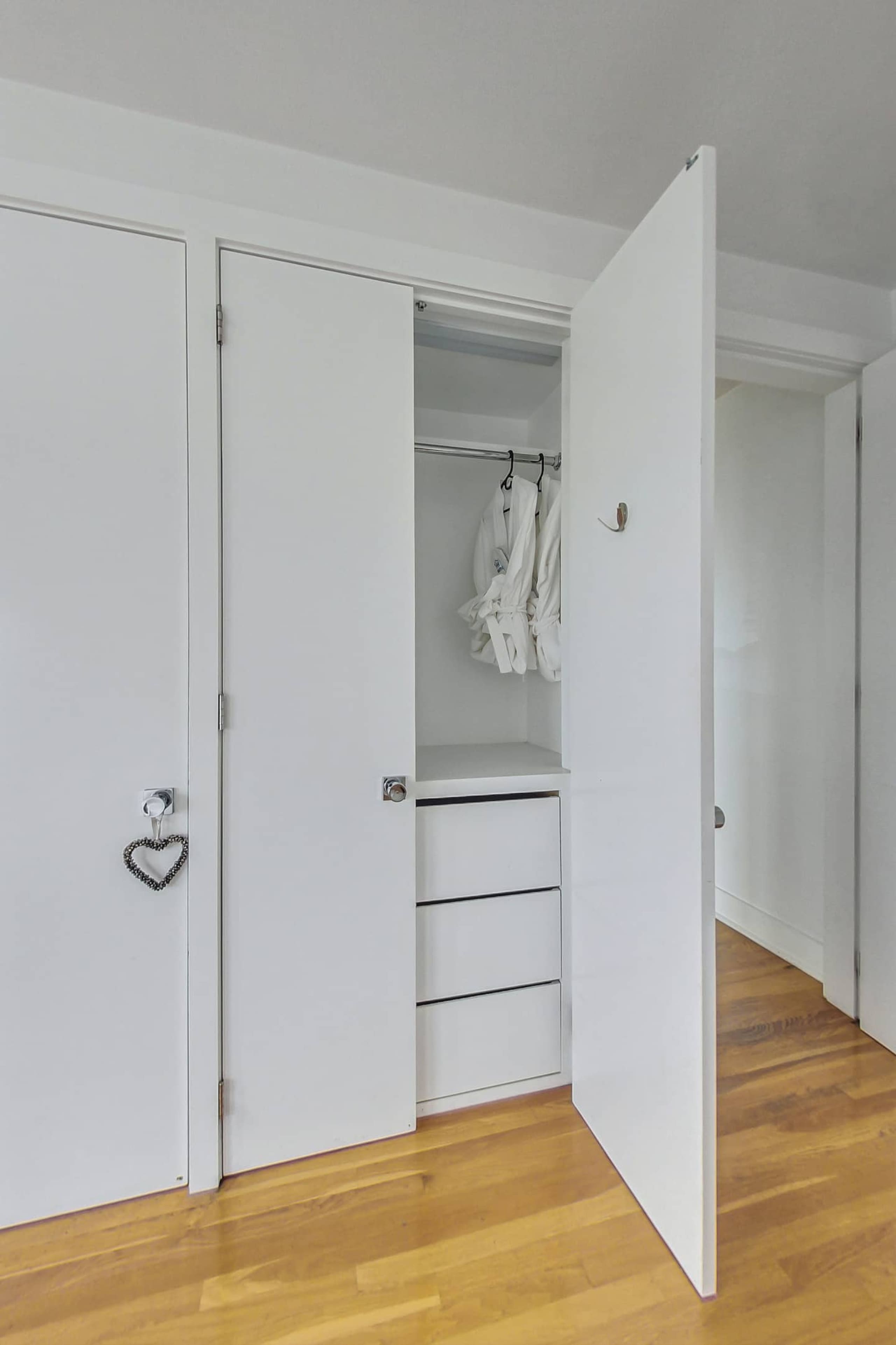 Home in San Francisco · ★4.88 · 3 bedrooms · 3 beds · 2.5 baths - Image 33