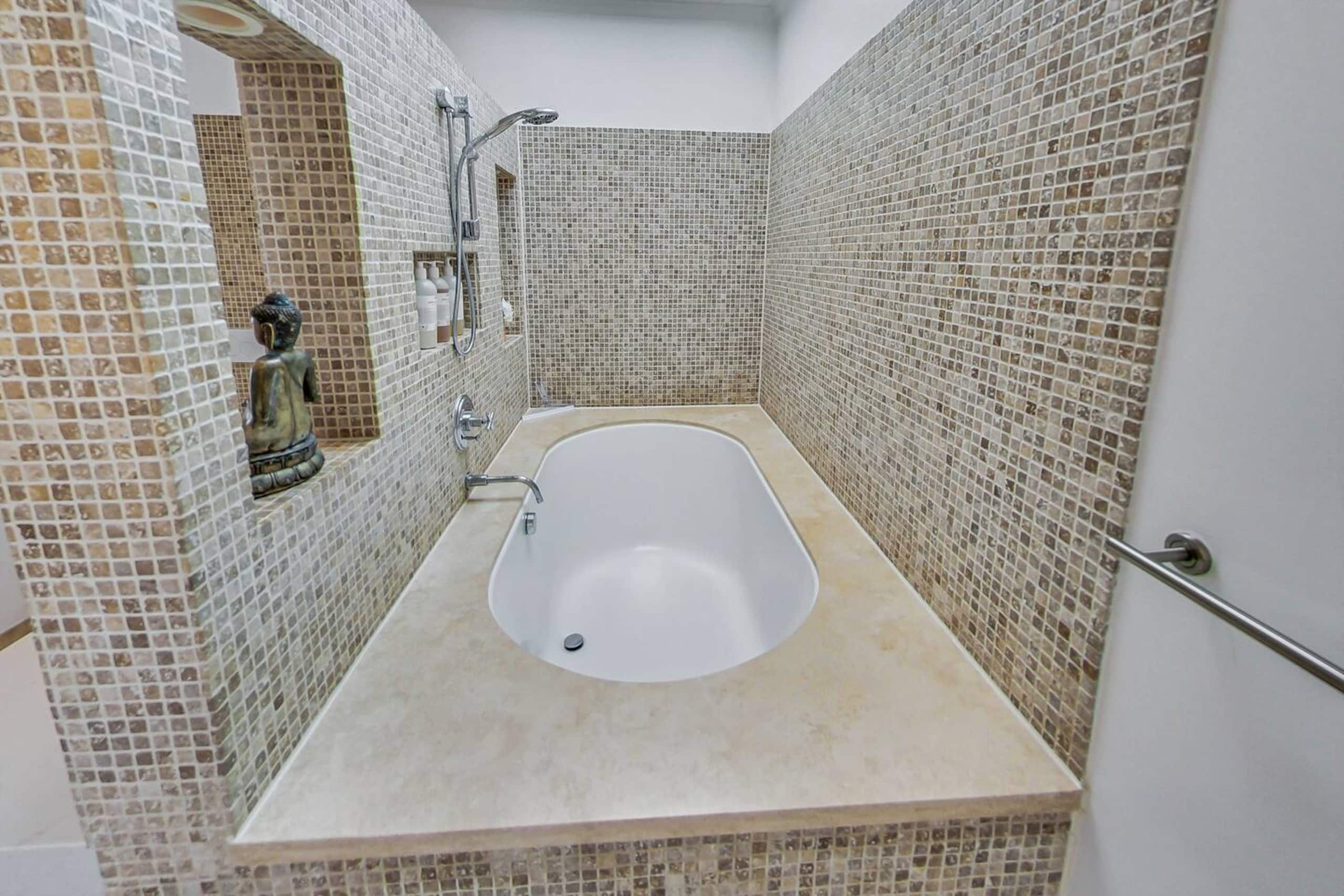 Home in San Francisco · ★4.88 · 3 bedrooms · 3 beds · 2.5 baths - Image 34