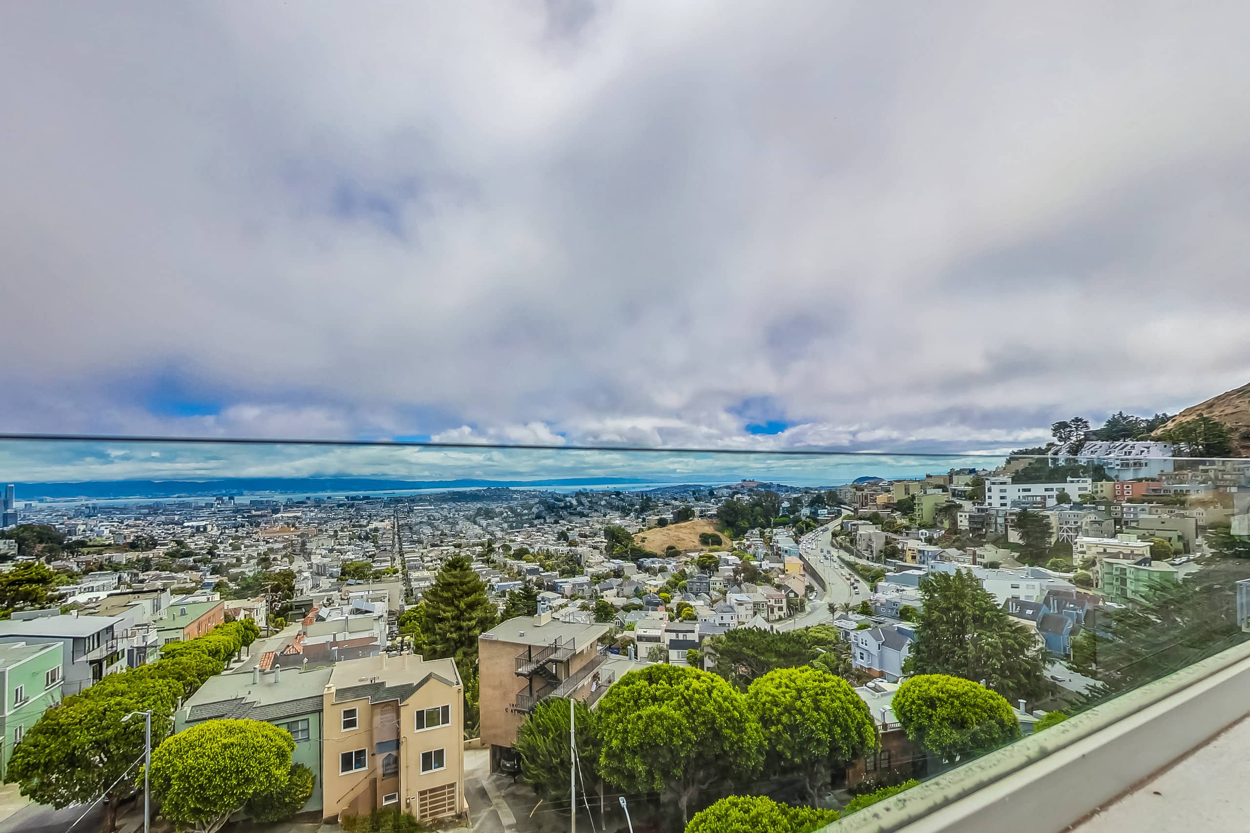 Home in San Francisco · ★4.88 · 3 bedrooms · 3 beds · 2.5 baths - Image 4