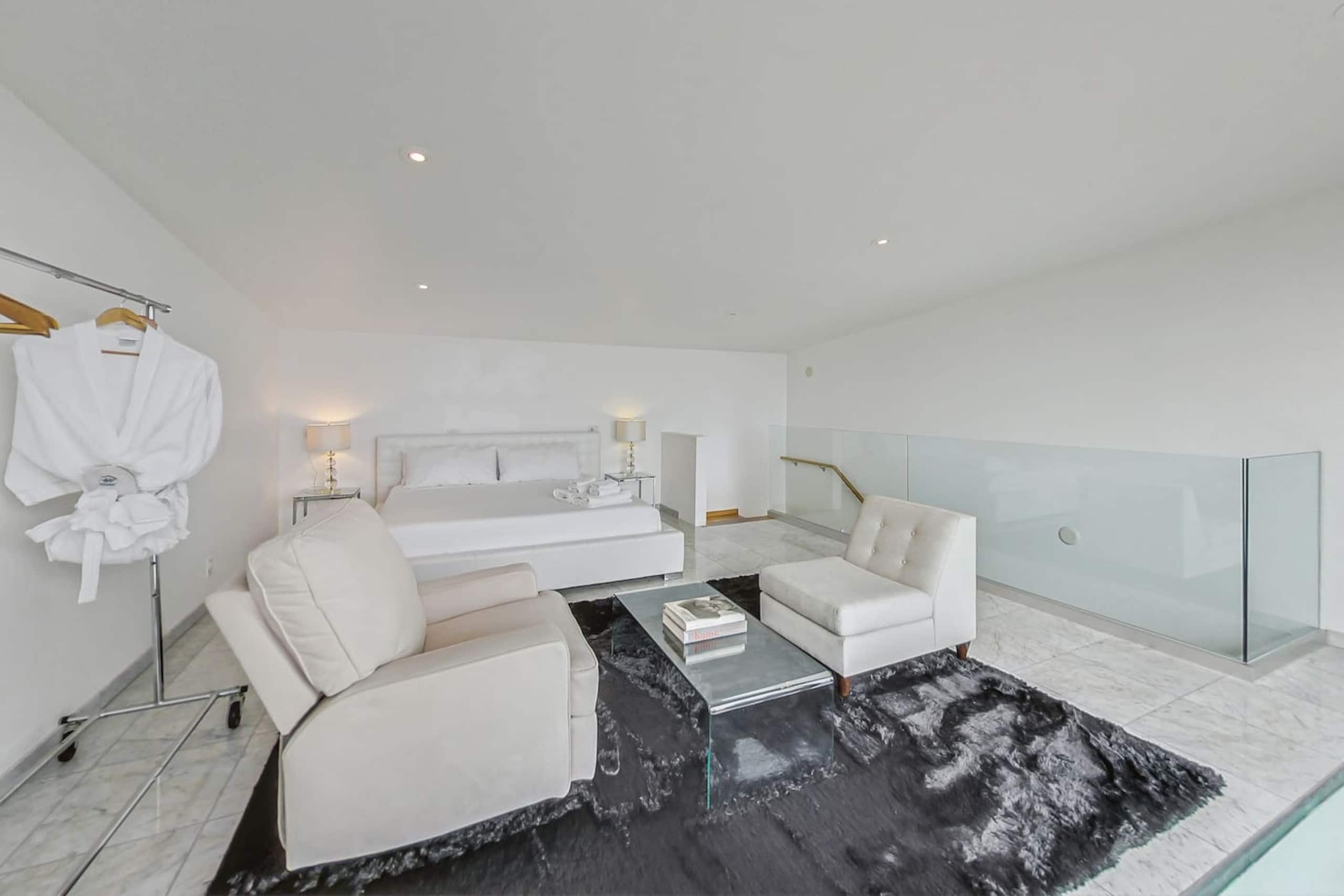 Home in San Francisco · ★4.88 · 3 bedrooms · 3 beds · 2.5 baths - Image 50