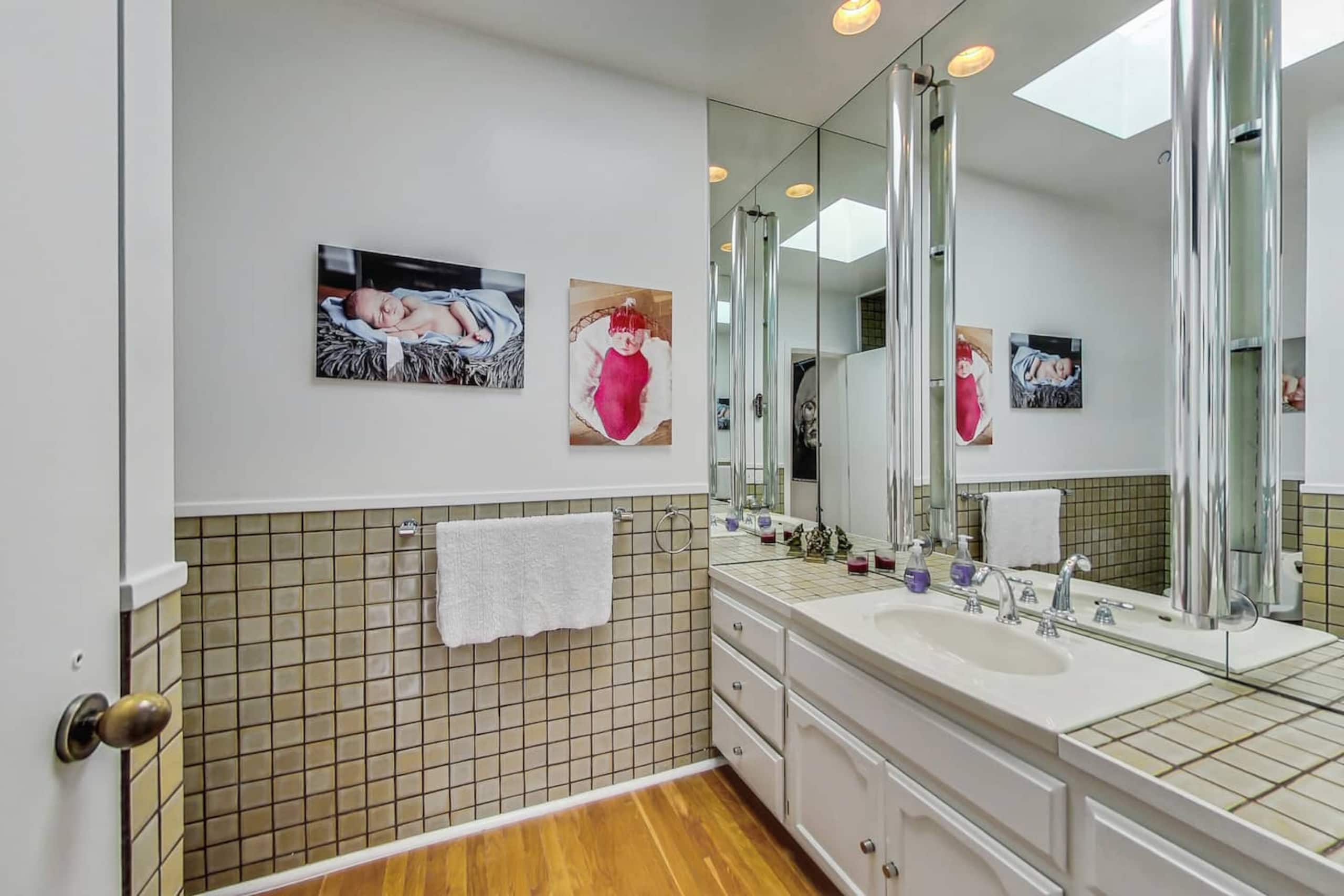 Home in San Francisco · ★4.88 · 3 bedrooms · 3 beds · 2.5 baths - Image 39