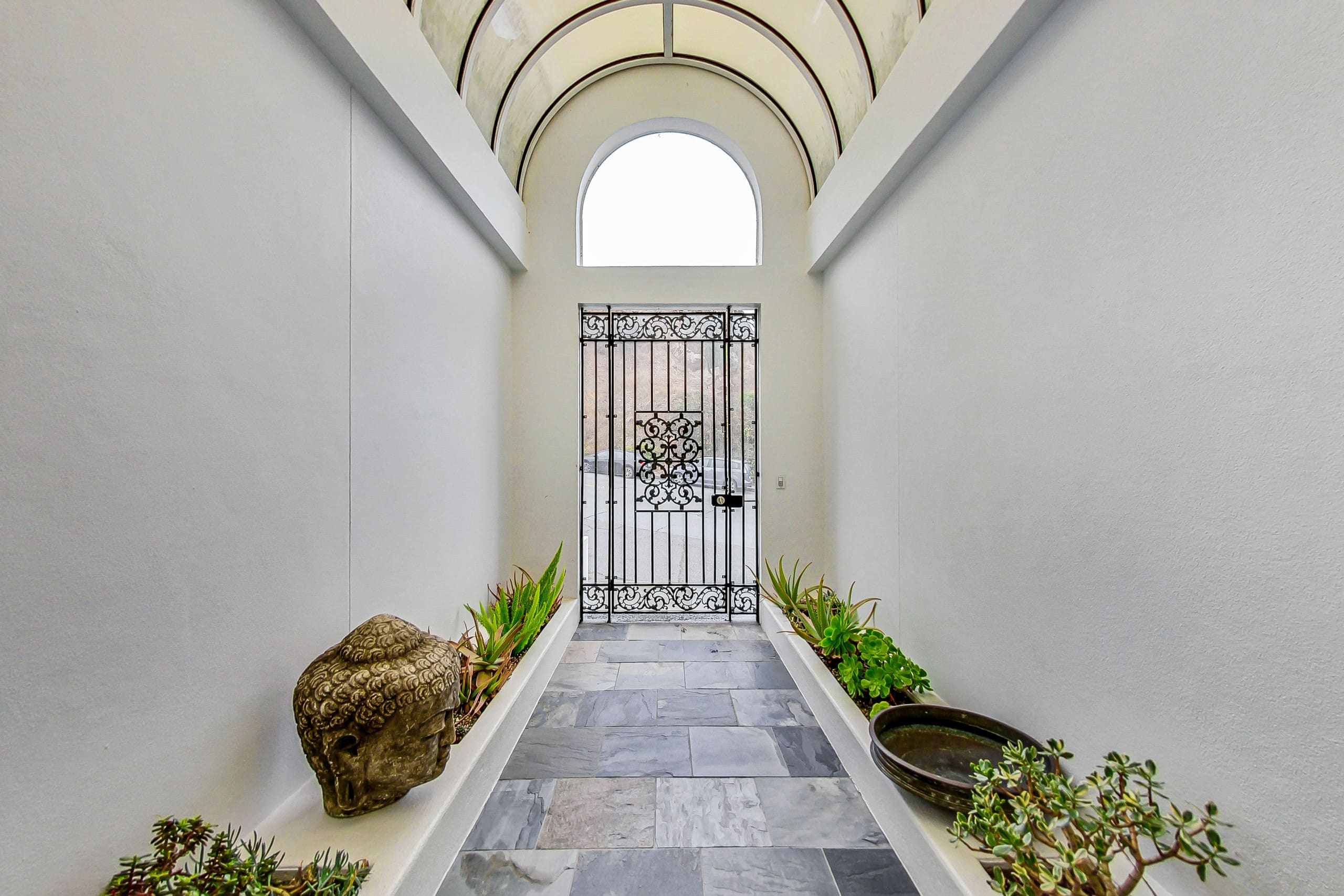 Home in San Francisco · ★4.88 · 3 bedrooms · 3 beds · 2.5 baths - Image 8