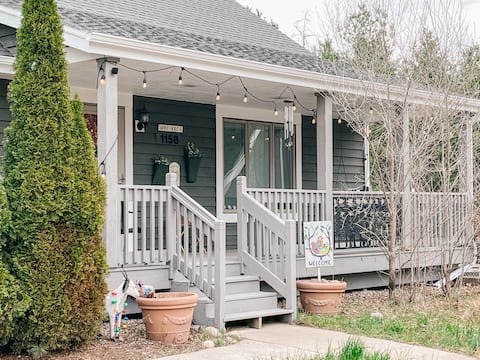 Eagle's Nest Guest House I Less than 2 Miles to Sand Valley - 16 beds!