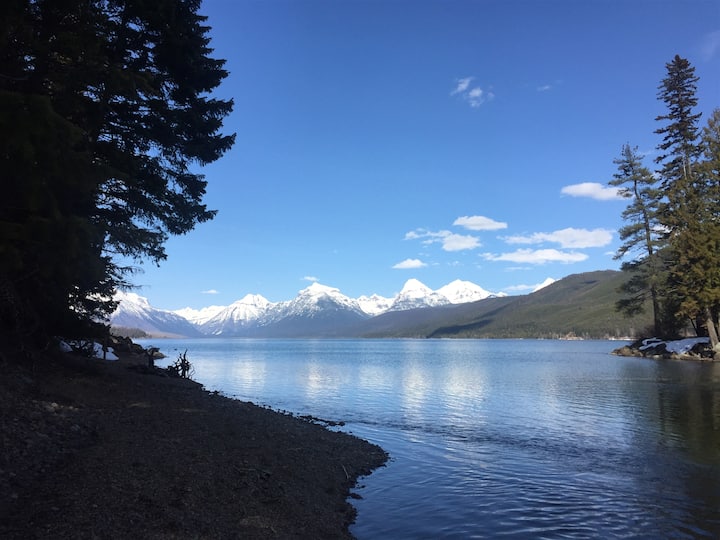 Lake McDonald Cabin on the shores of Lake McDonald Houses for Rent in