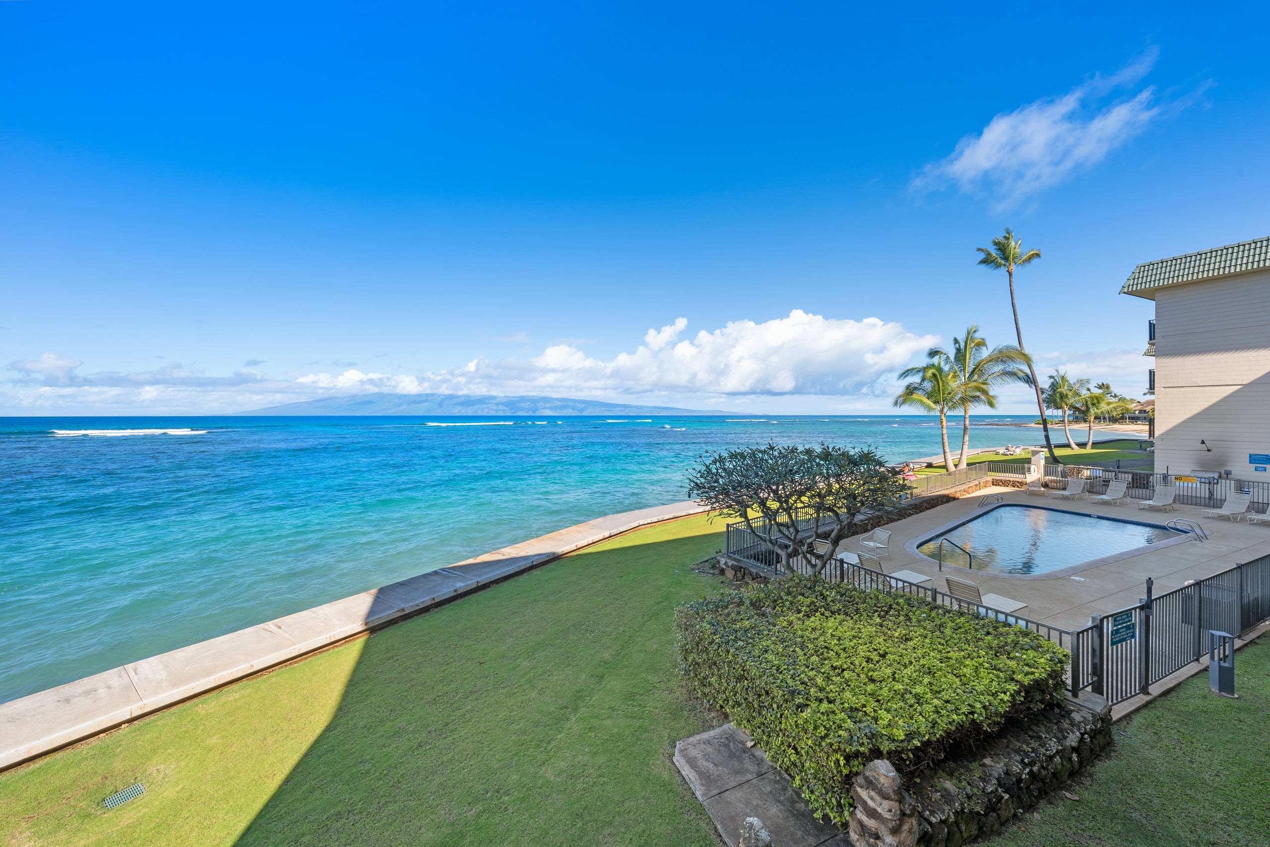 Condo in Lahaina · ★4.45 · 1 bedroom · 2 beds · 1 bath - Image 24