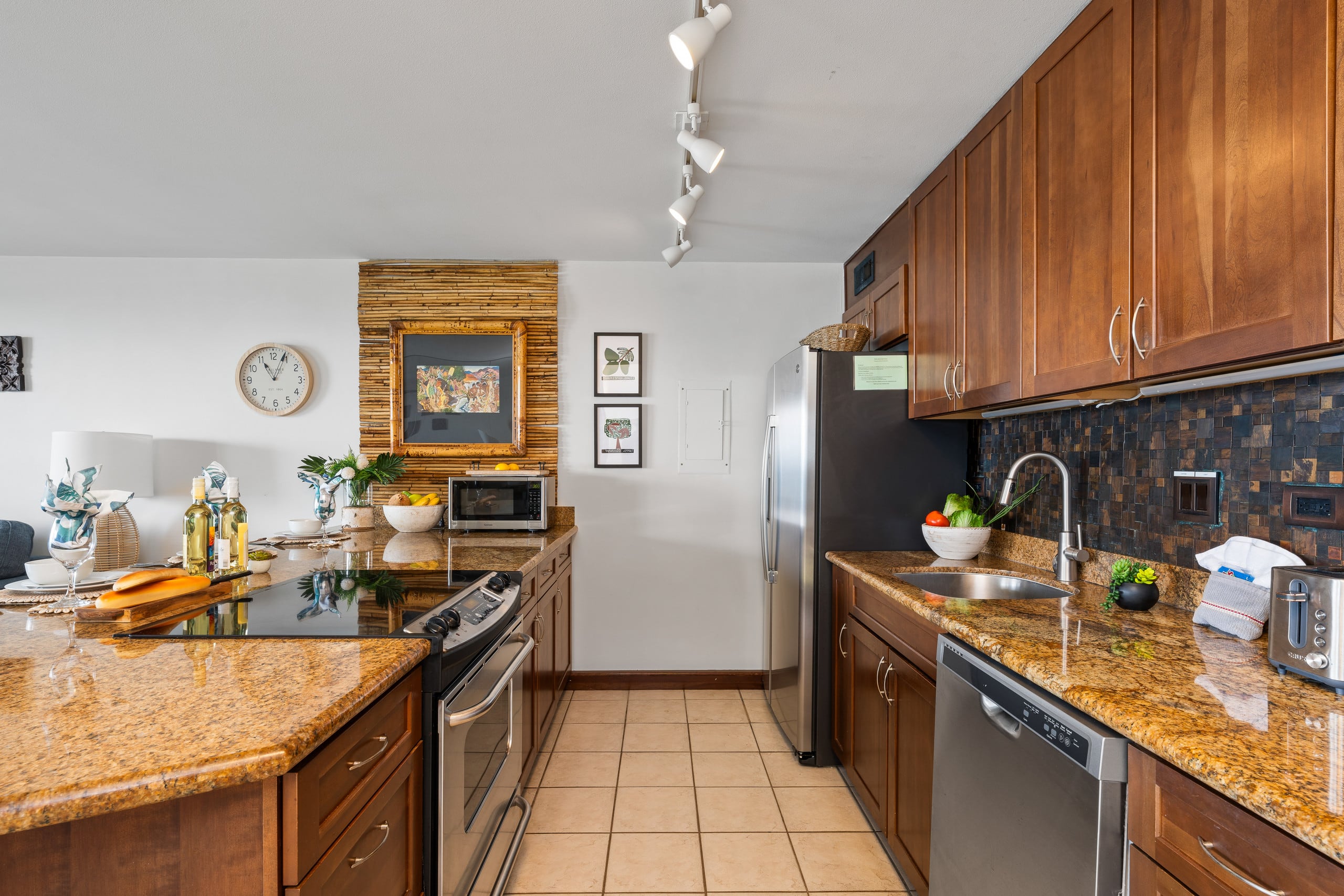 Condo in Lahaina · ★4.45 · 1 bedroom · 2 beds · 1 bath - Image 6