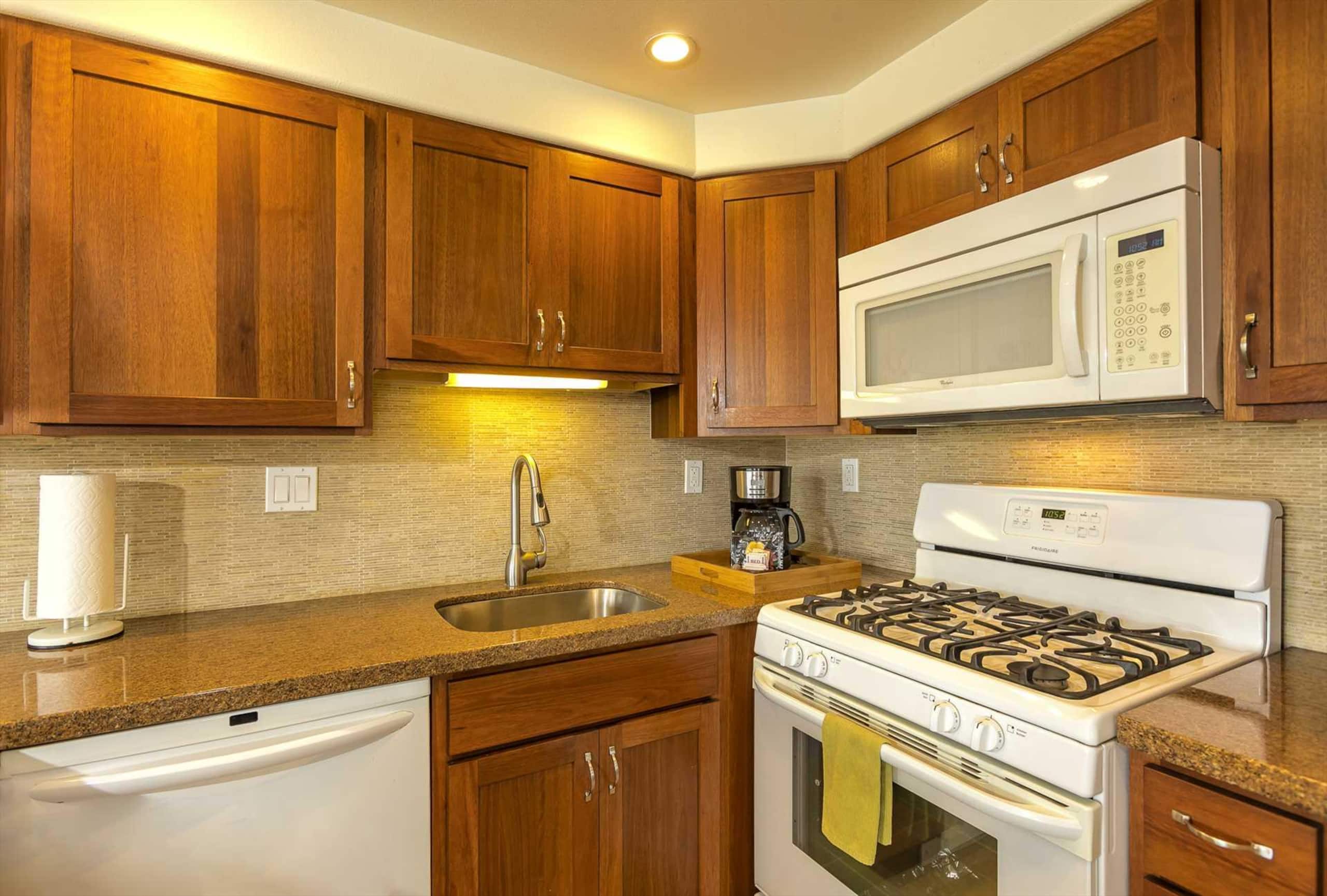 Condo in Kihei · ★4.92 · 1 bedroom · 1 bed · 1 private bath - Image 14