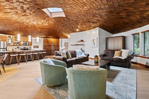 Alaqua on the Beach-Chesterman Beach, hot tub!