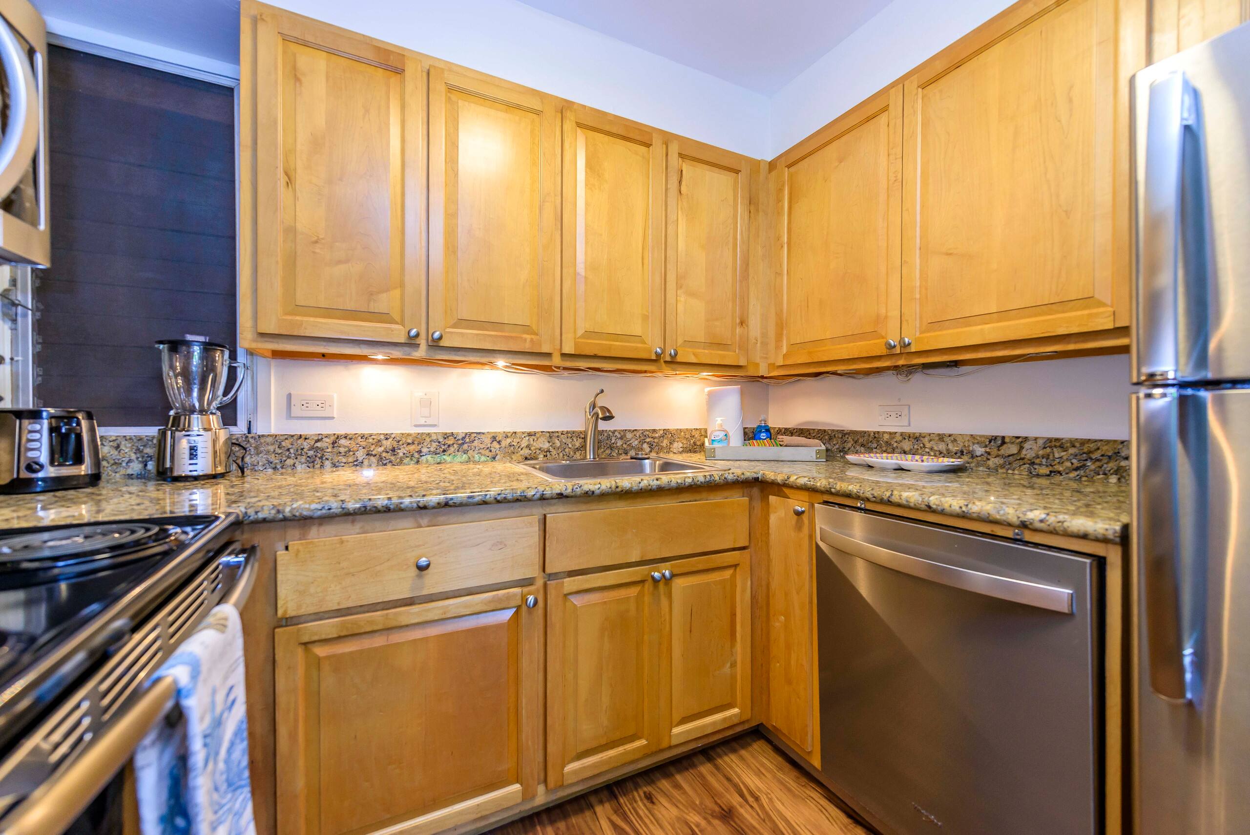 Condo in Lahaina · ★4.76 · 1 bedroom · 3 beds · 2 private baths - Image 10