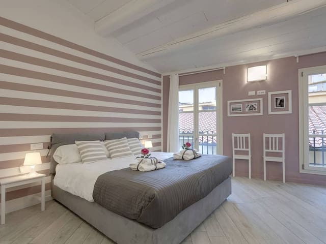 Hibisco Apartment by Mamo Florence