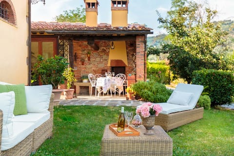 Rosyabate Cottage with Private Garden and views