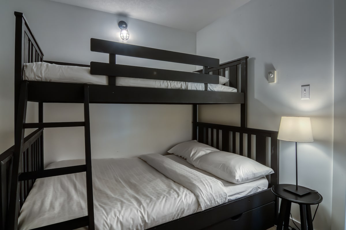 غرفة النوم رقم5 ، الطابق السفلي