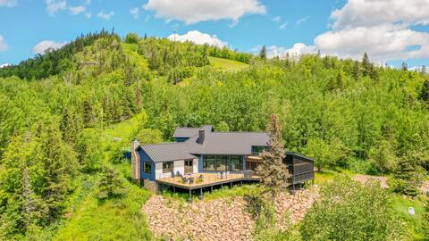 Blue House on Lutsen's Eagle Mountain