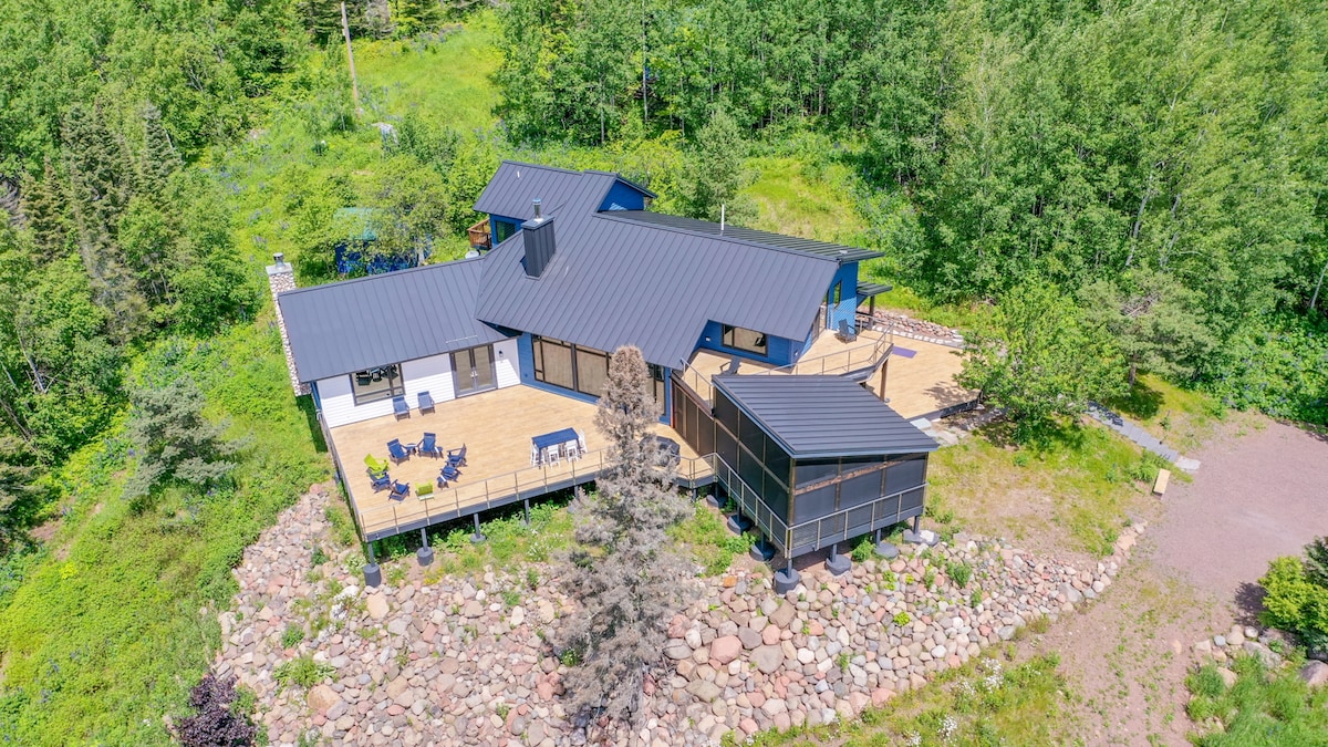 Blue House on Lutsen's Eagle Mountain - Houses for Rent in Lutsen
