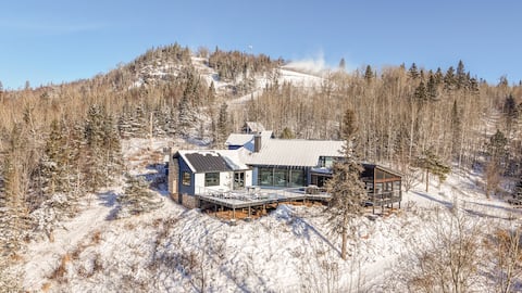 Blue House on Lutsen's Eagle Mountain