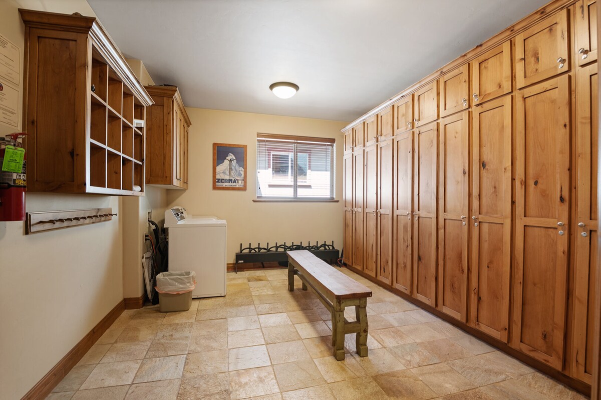 Adventure Hub ~ Luxury Turnberry 23