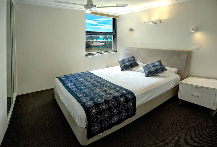 Premium Two-bedroom Apartment With Ocean View - Surfers Paradise