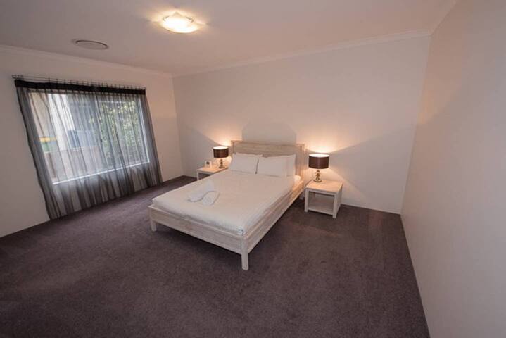 House 03 – Stone’s Throw Dunsborough gallery image 4