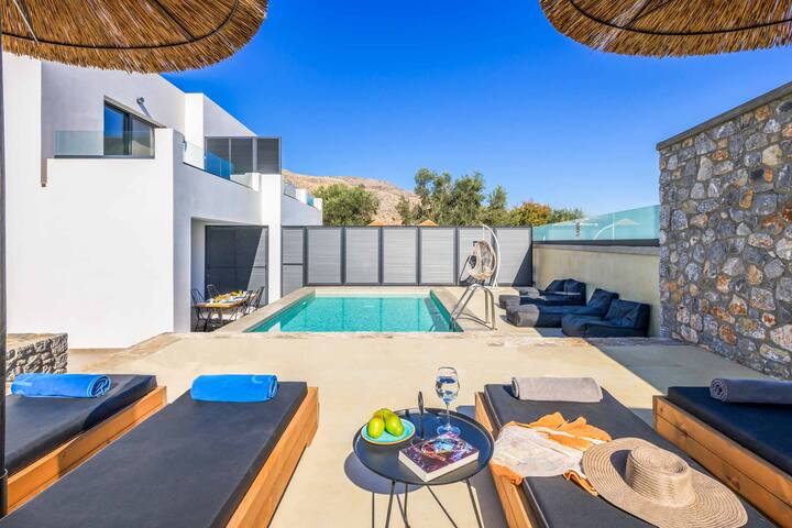 Lambis Athina gallery image 3