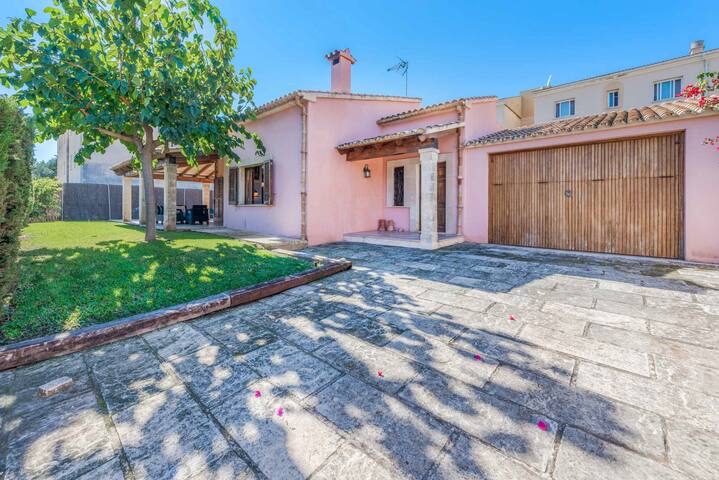 Villa Llenaire gallery image 4