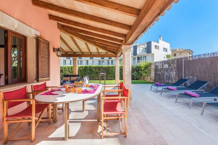 Villa Llenaire gallery image 2