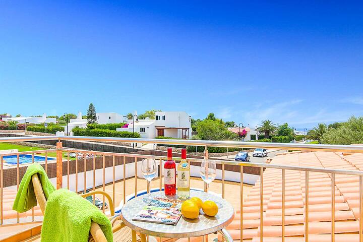 Bini Fleur gallery image 2