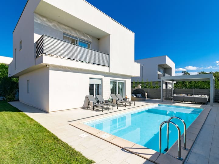 Villa Virtus by Interhome